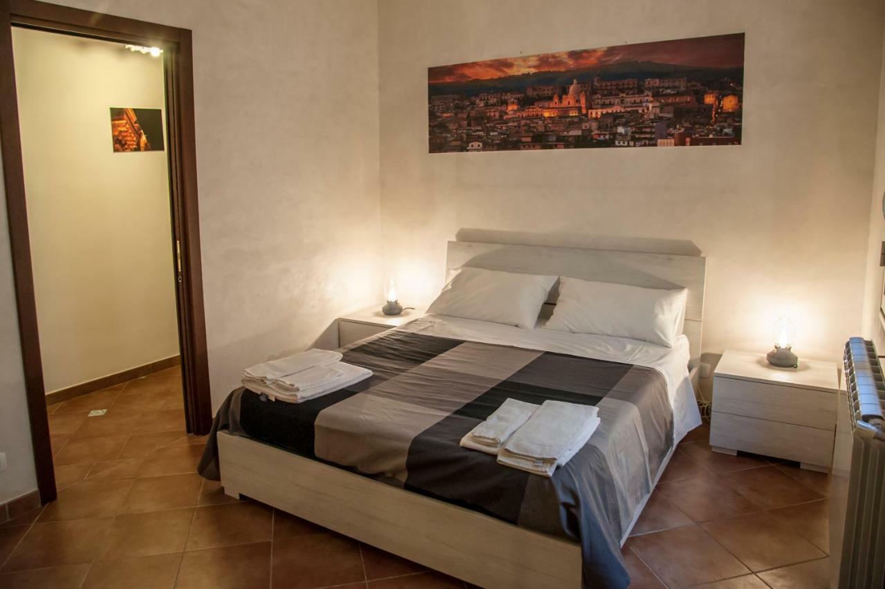 La Lanterna Casa Vacanze Lägenhet Noto Exteriör bild