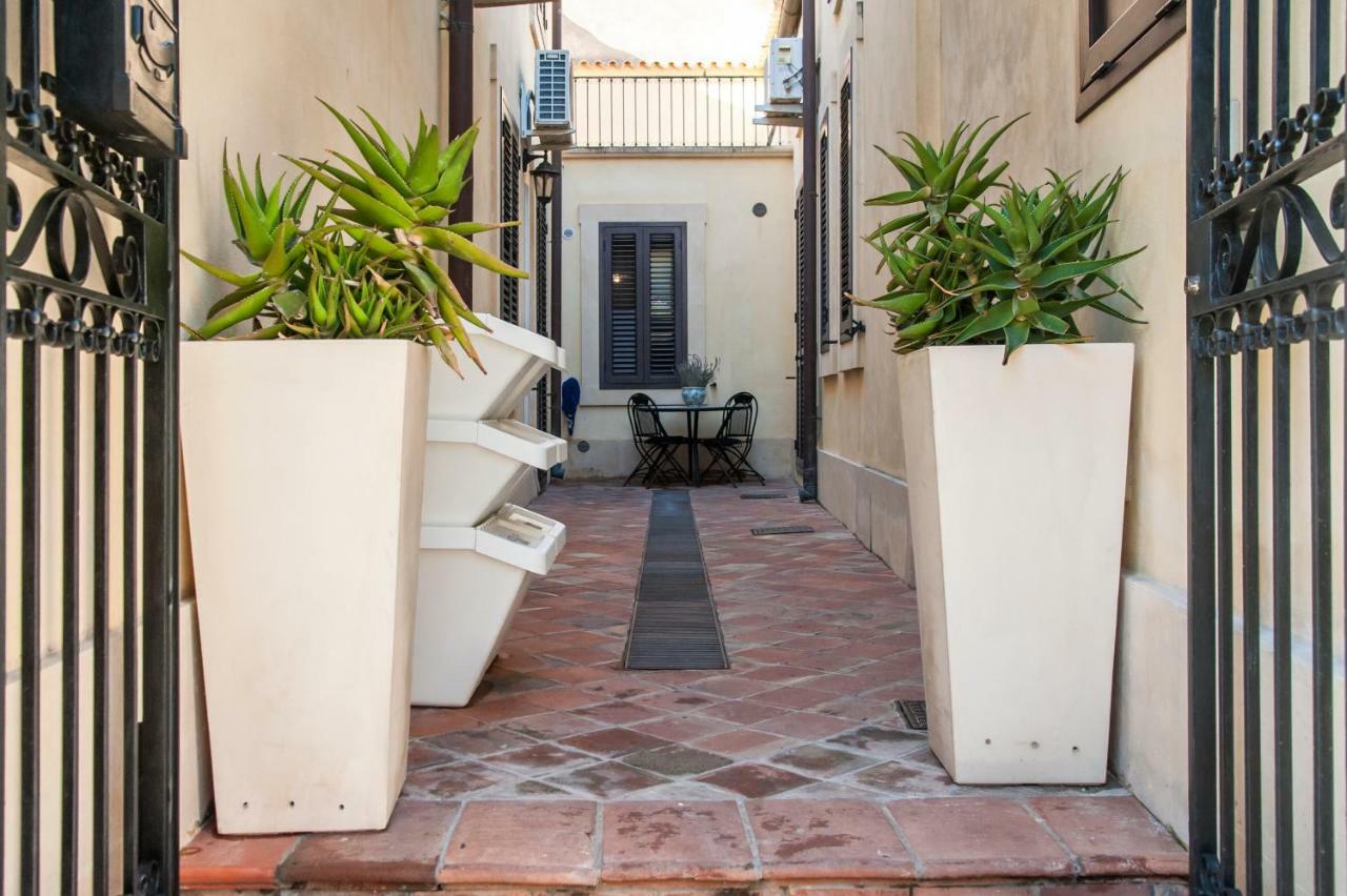 La Lanterna Casa Vacanze Lägenhet Noto Exteriör bild